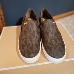 NIB Michael Kors Keaton Sneaker, Size 7